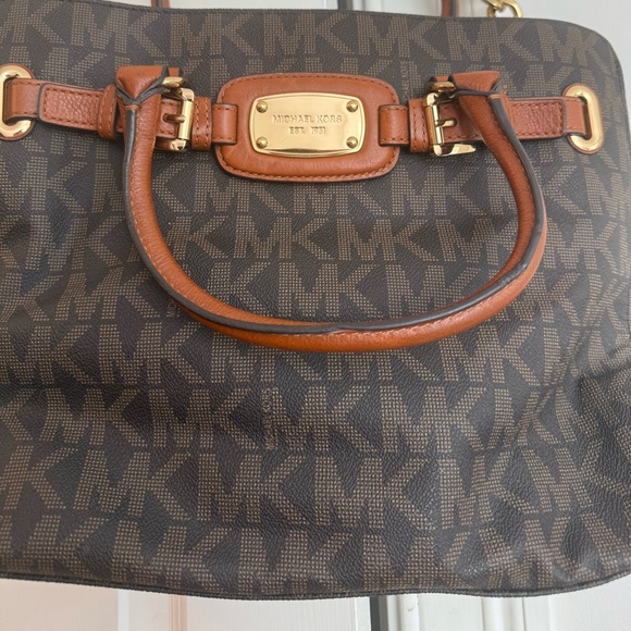 Micheals Kors Hamilton, Wallet + Sperrys - Picture 5 of 9